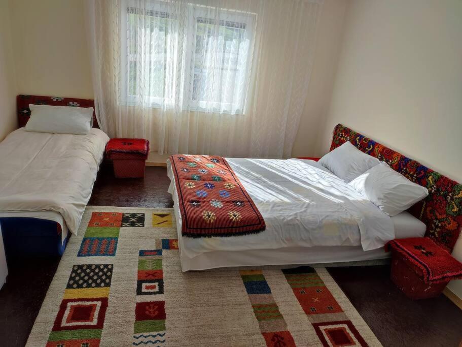 Cemerno Cottage Gacko Exterior foto